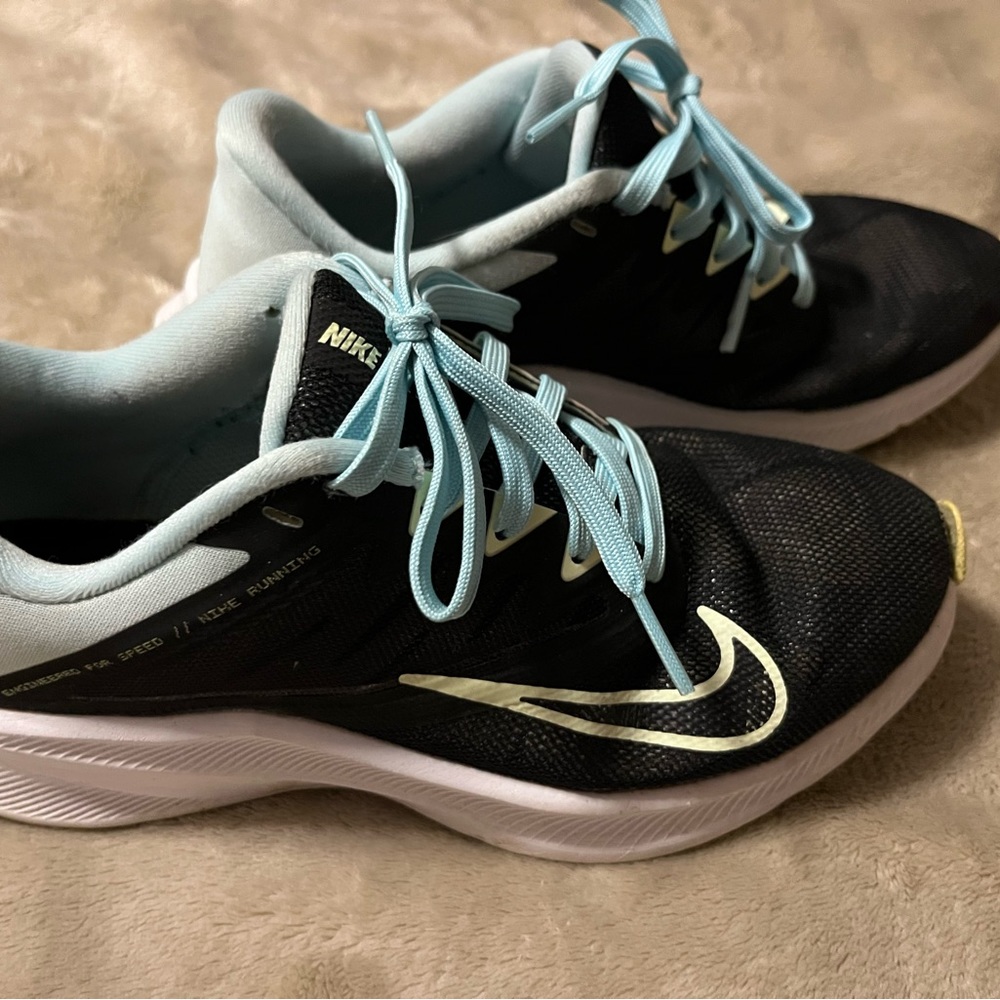 Nike Athletic Shoes, blue & black. Size 6.